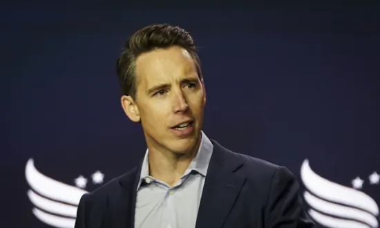 Sen. Hawley Confronts Pro-Beijing Protesters Who Stormed His Office
