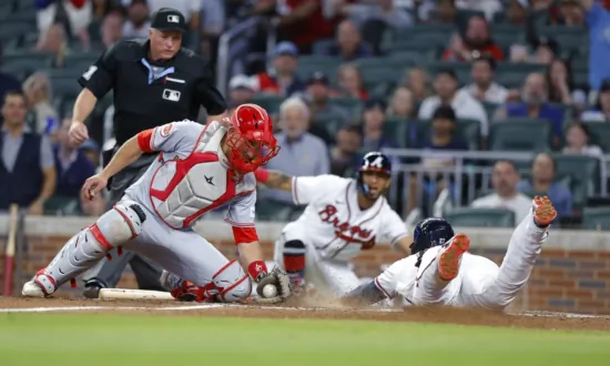 MLB Roundup: Cycle Helps Reds Run Win Streak to 12