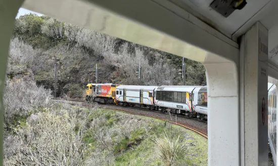 Northern Explorer: A Captivating Rail Ride Through Heart of New Zealand (No Wi-Fi Needed)
