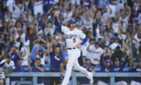 Dodgers’ Freddie Freeman Gets His 2,000th Hit With a Double in Loss to Astros