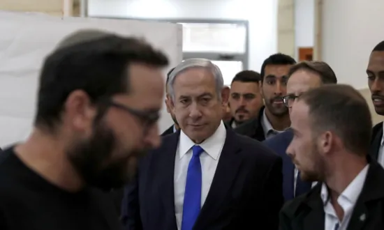 Hollywood Producer Arnon Milchan Testifies at Netanyahu Corruption Trial Over ‘Supply Line’ of Gifts
