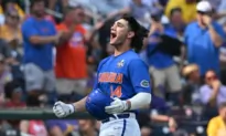 Florida hammers LSU 24–4 to send MCWS to Game 3