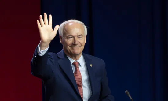 Former Gov. Asa Hutchinson, Jaimee Michell, Dr. James Lindsey Speak at Moms for Liberty National Summit