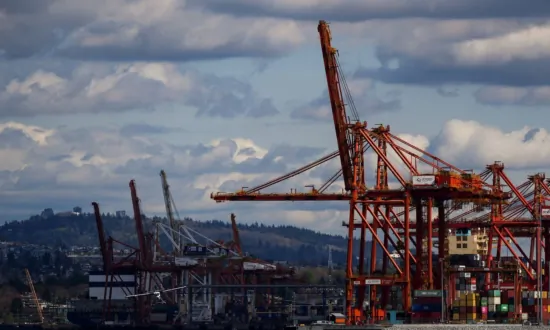 BC Port Union Issues 72-hour Strike Notice Affecting More Than 7,000 Workers