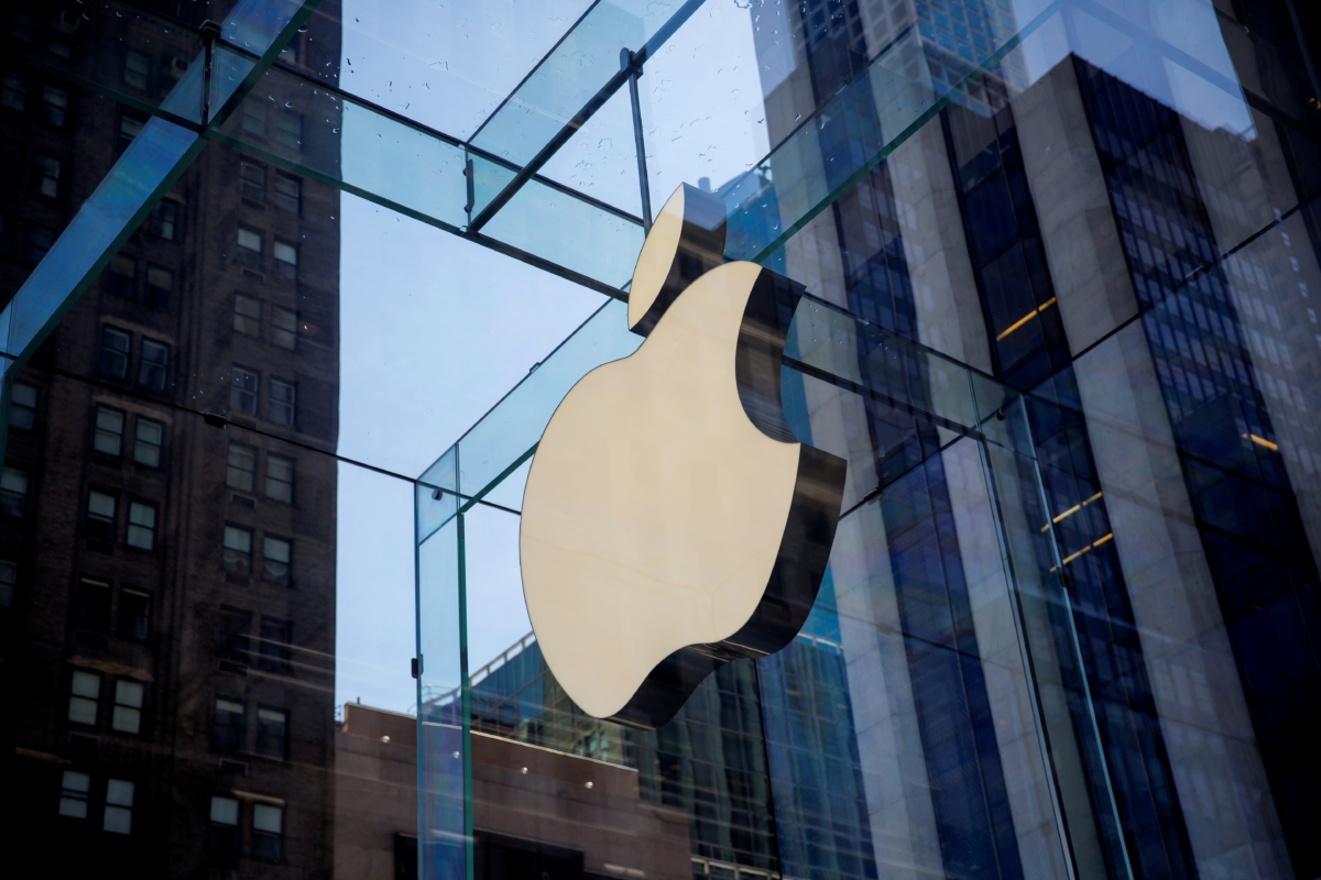 NextImg:Apple Stock Hits Record, on Cusp of $3 Trillion Market Value