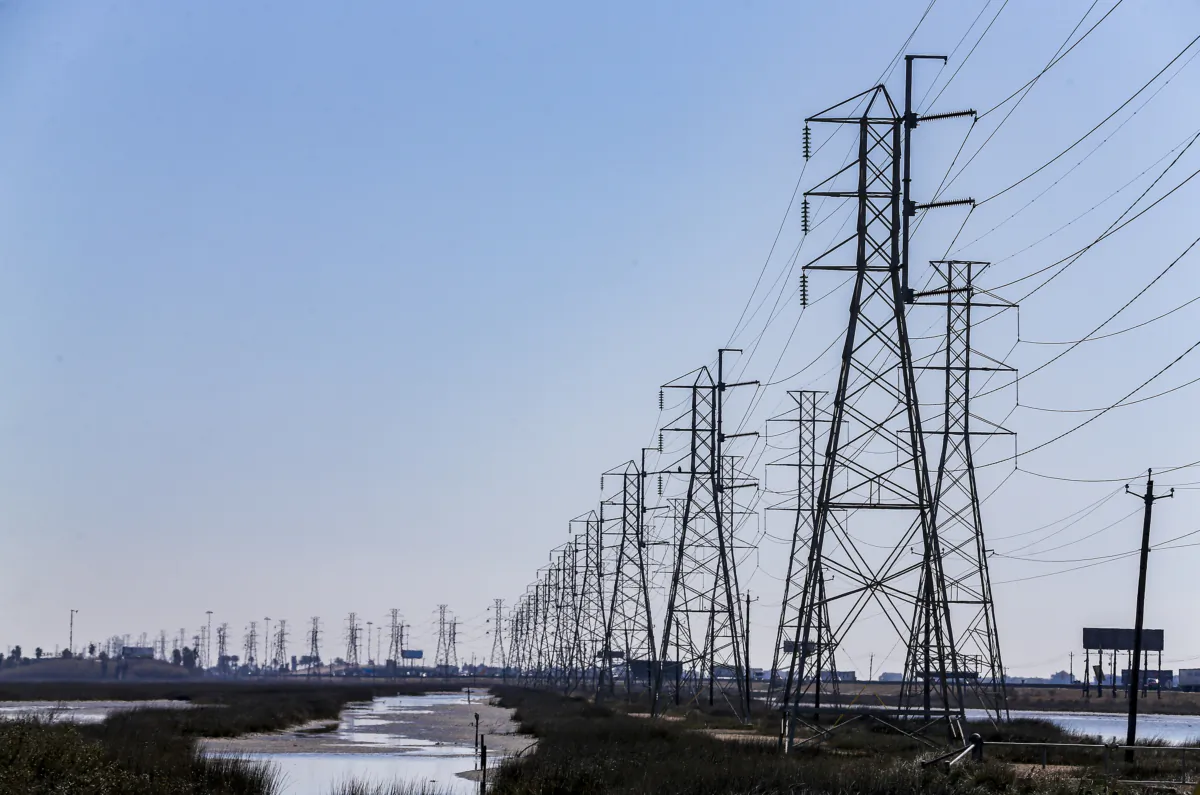 Power lines in Texas City, Texas, on Feb. 19, 2021. (Thomas Shea/AFP via Getty Images)