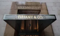 Electrical Fire Sends Smoke Billowing From Under New York City’s Iconic Tiffany Store