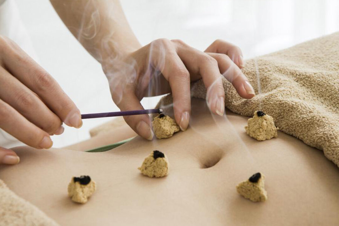 Miraculous Moxibustion: Lowers Blood Sugar, Blood Pressure, Prevents Stroke and Even Removes Spots
