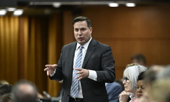 Ex-minister Mendicino Confronted on Why Feds Cracked Down on Truckers but Not Attackers of Jewish Community
