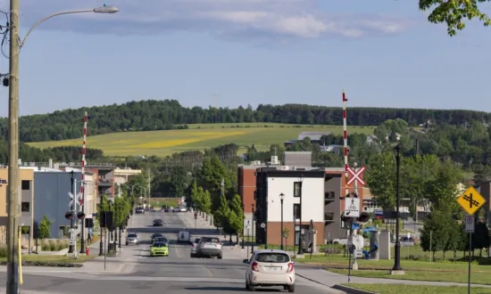 Lac-Mégantic Mayor, Residents Fear ‘Monster Trains’ Will Bring Another Rail Disaster