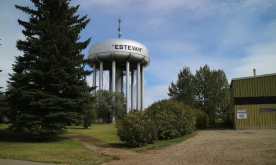 SK Mayor Mulls Cancelling Flag Raisings as Discord Over Straight, Pride Flags Intensifies