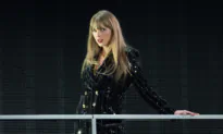 Taylor Swift’s Latest Show Malfunction Draws Fanfare