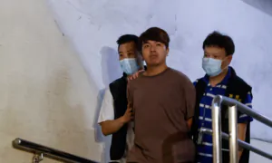 Hong Kong Police Arrest 4 Men Accused of Aiding Overseas Activists