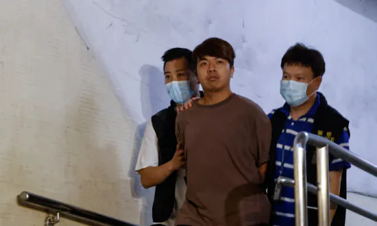 Hong Kong Police Arrest 4 Men Accused of Aiding Overseas Activists