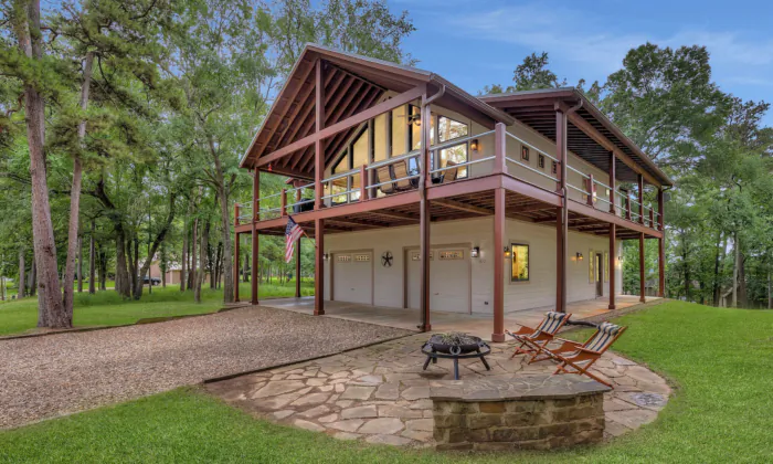 Listings for Lake Homes and Lots Jump Nearly $6 Billion Since Winter