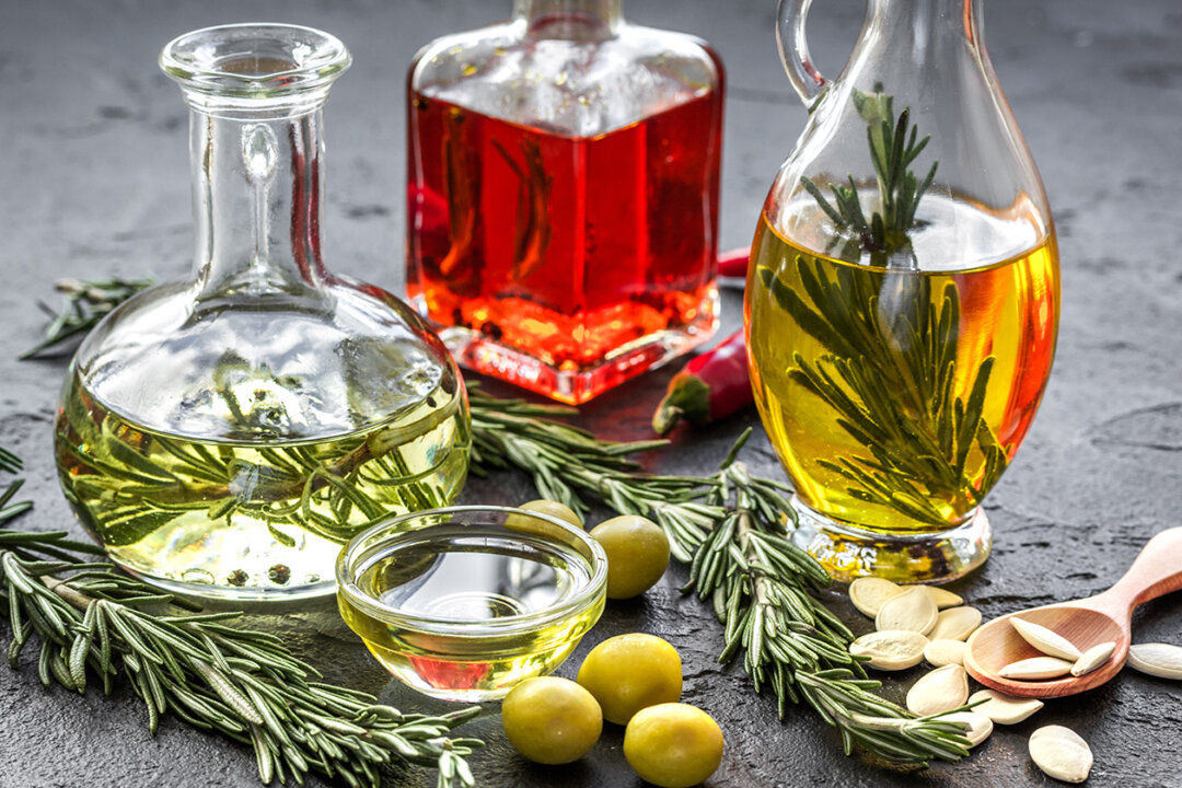 Maintaining a balanced intake of Omega-3 and Omega-6 is the key to healthy vegetable oil consumption. (279photo Studio/Shutterstock)
