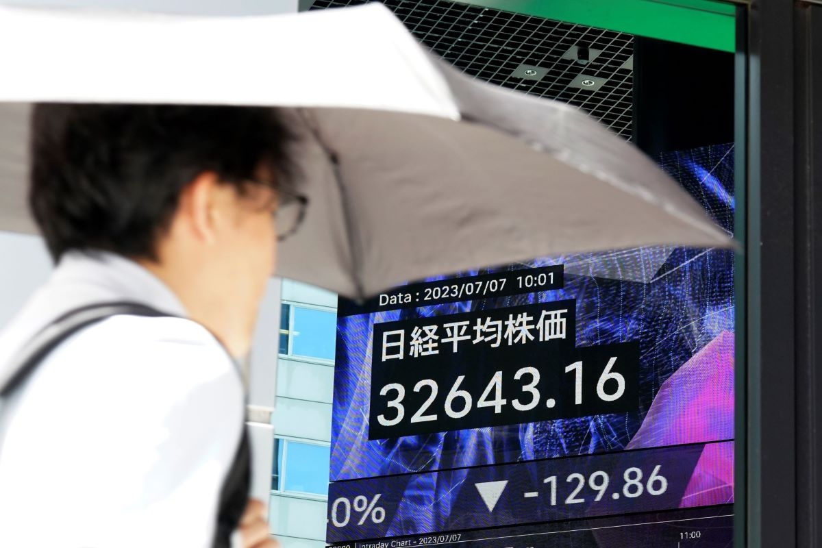 NextImg:Stock Market Today: Asian Shares Fall as Strong US Data Dash Hopes for an End to Rate Hikes