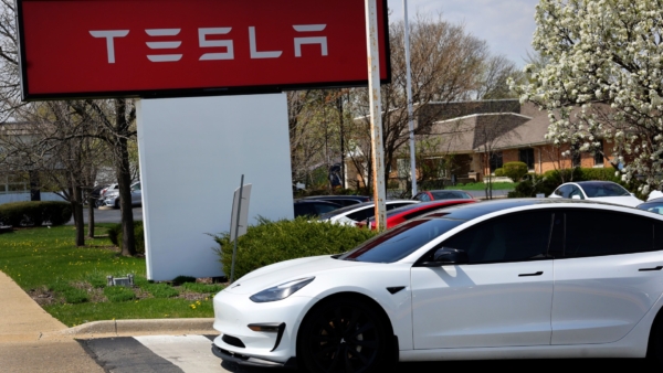 Elon Musk Says Tesla Could Reach ‘Level 4 or 5’ Autonomous Driving This Year