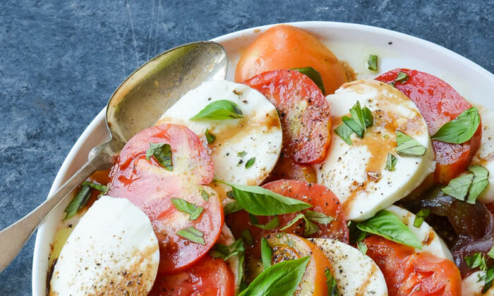 Caprese Salad With Balsamic Glaze