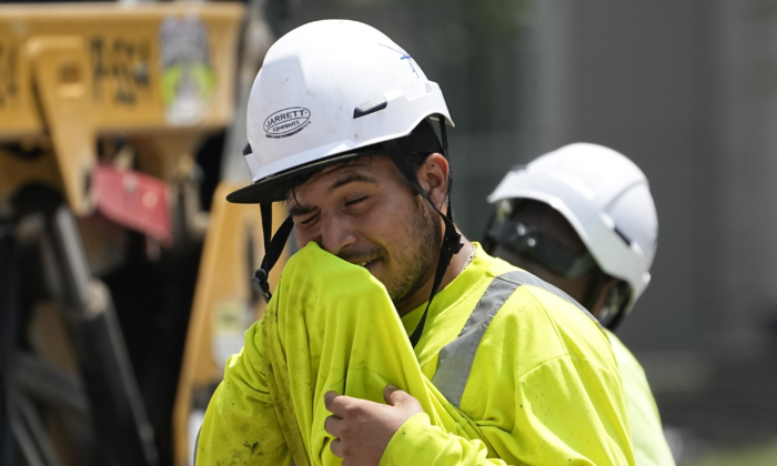 Extreme Heat Wave Grills Parts of US, Forecasters Warn the Worst Is yet to Come