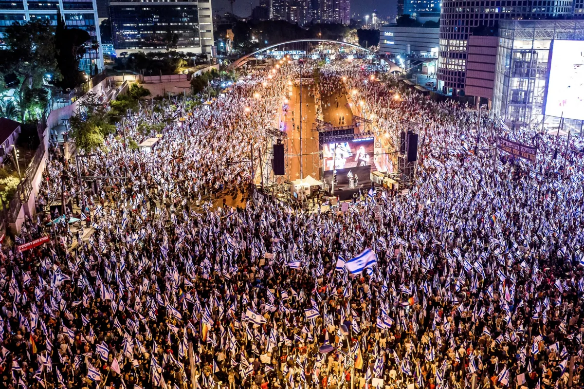An aerial view shows protesters as they take part in a demonstration against Israeli prime minister Benjamin Netanyahu and his nationalist coalition government's judicial overhaul, in Tel Aviv, Israel, on July 8, 2023. (Oren Alon/Reuters)