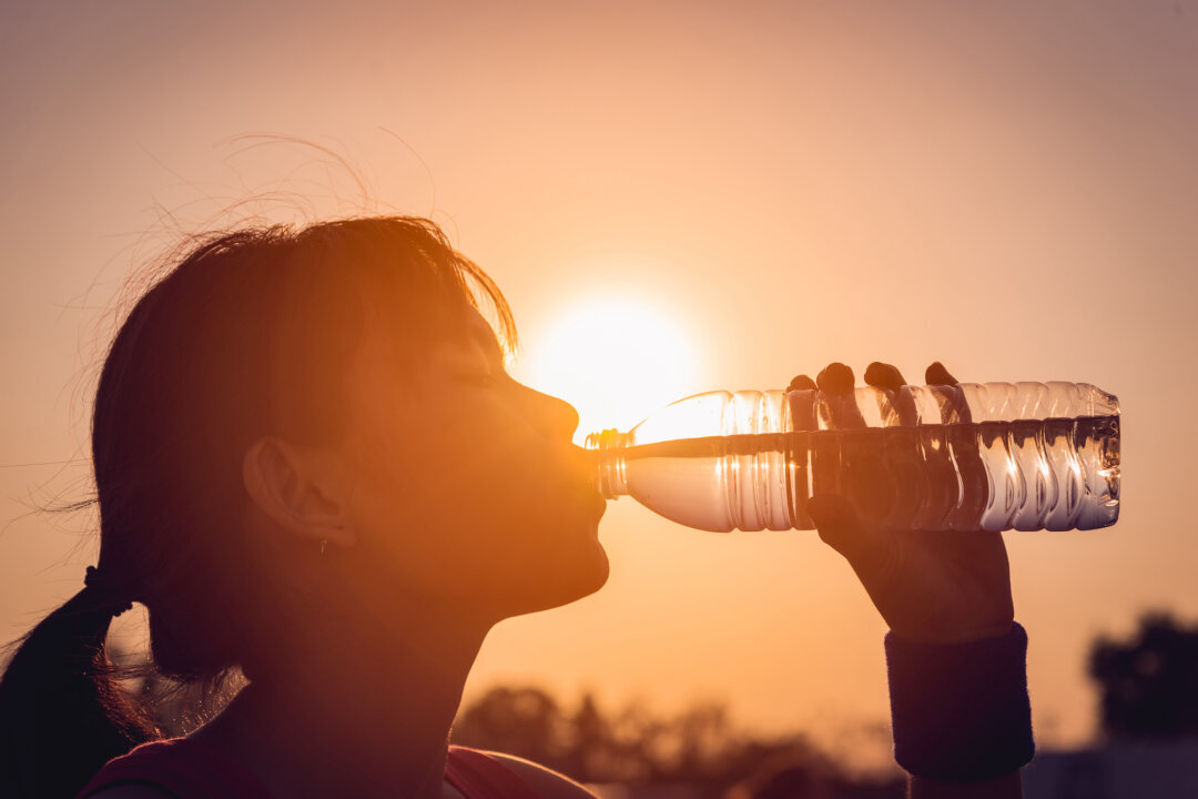 Staying hydrated is key to avoiding heatstroke and other heat-related health problems.(FocusStocker/Shutterstock)
