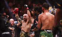 Volkanovski Beats Rodriguez With 3rd-Round TKO for Featherweight Title in UFC 290