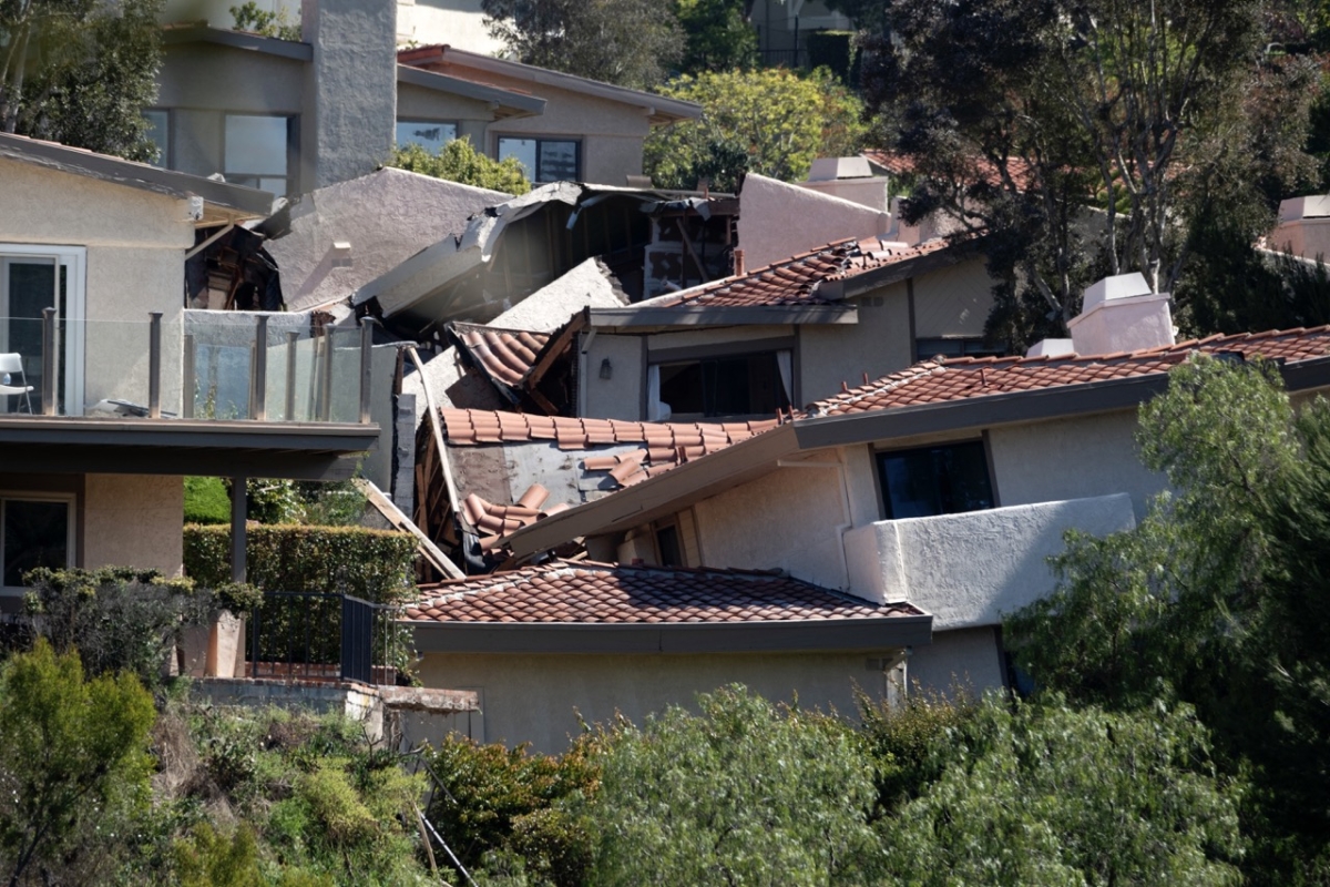 NextImg:Destructive Southern California Landslide Slows but More Homes Ordered Evacuated as Sewer Breaks