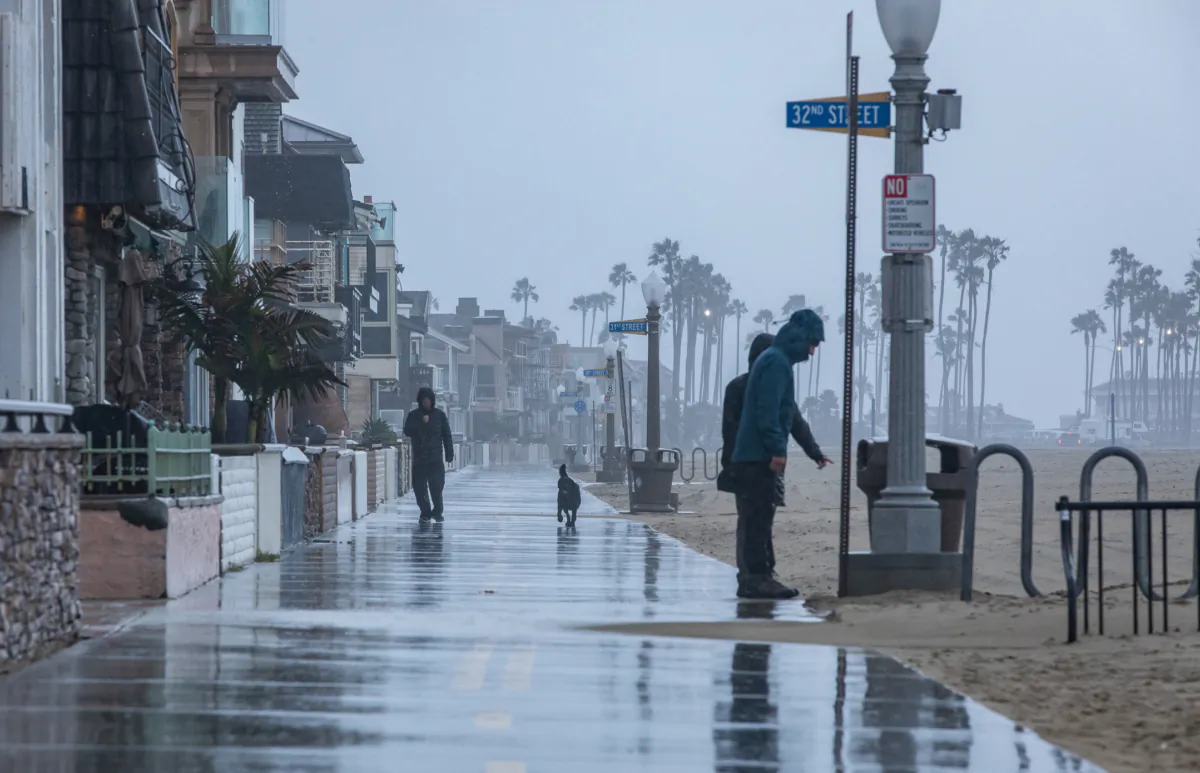 A rainstorm hits the Southland in Newport Beach, Calif., on Jan 5, 2023. (John Fredricks/The Epoch Times)