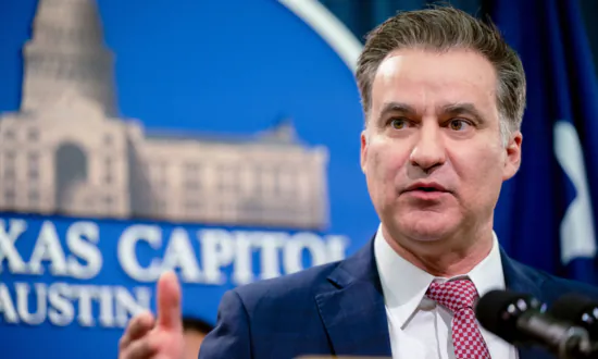 Texas Democrat Roland Gutierrez Enters Race to Unseat Cruz