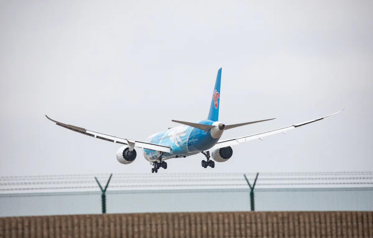A plane lands at Los Angeles International Airport on Oct. 31, 2021. (John Fredricks/The Epoch Times)