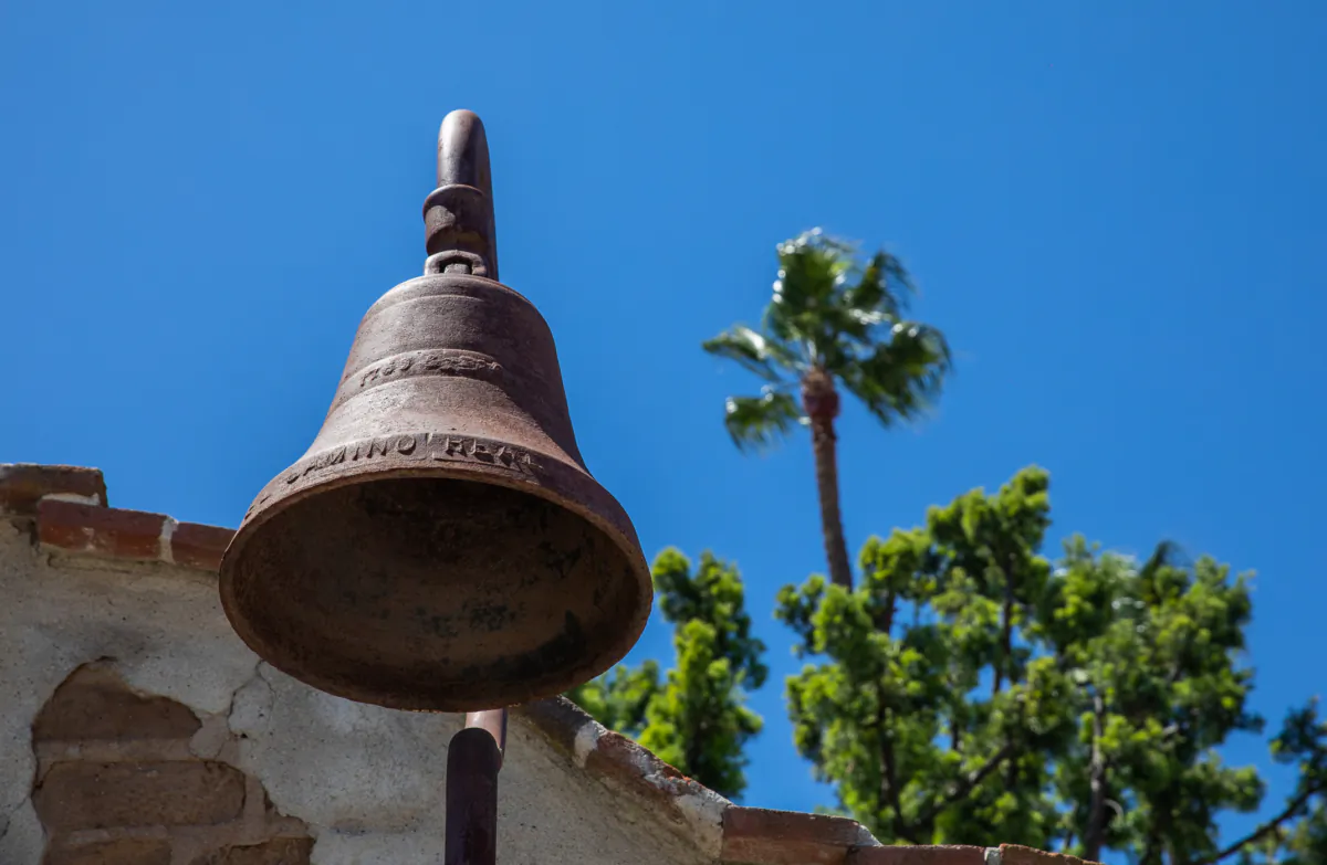 A light post representing the El Camino Real sits displayed on a corner in San Juan Capistrano, Calif., on Aug. 5, 2022. (John Fredricks/The EpochTimes)