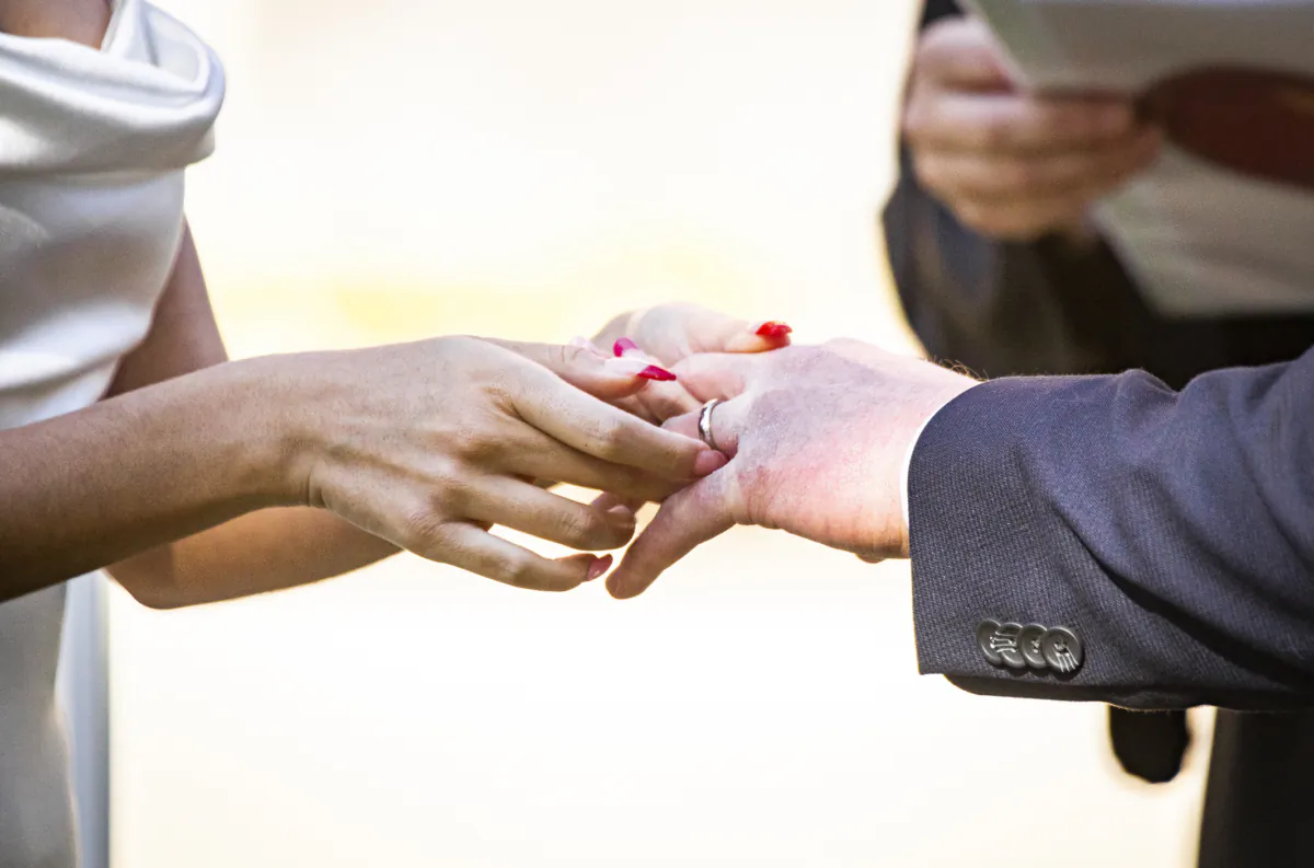 A couple get married on Valentine's Day at the Old Orange County courthouse in Santa Ana, Calif., United States on Feb. 14, 2022. (John Fredricks/The Epoch Times)