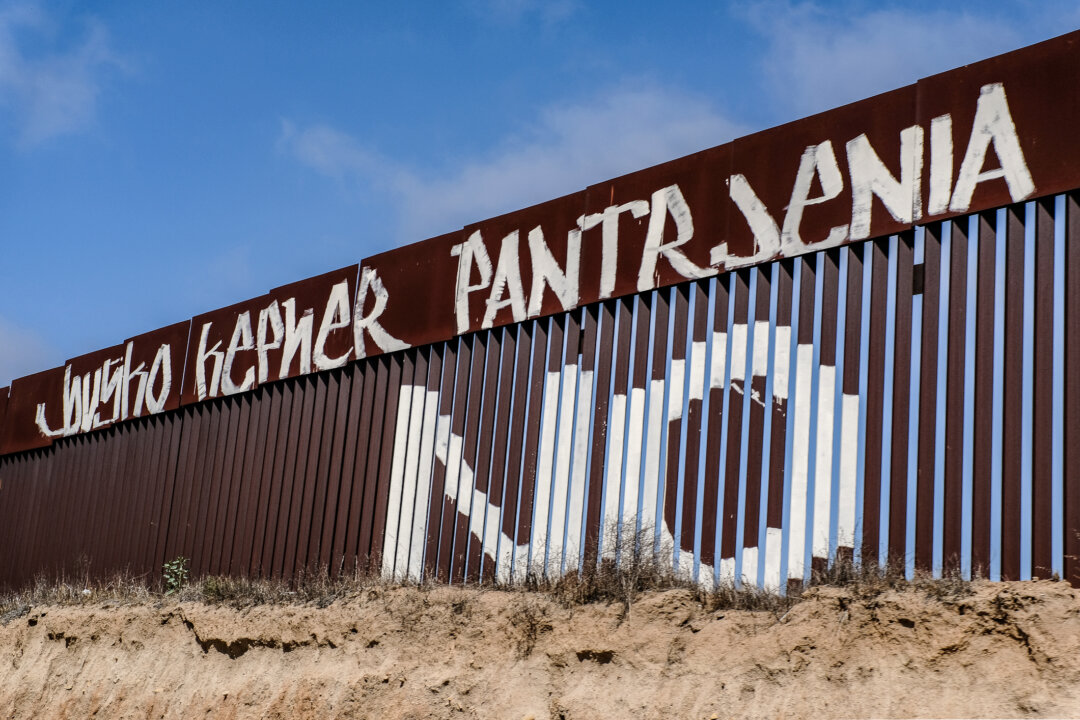 Majority of Americans Support a Border Wall: Poll | The Epoch Times