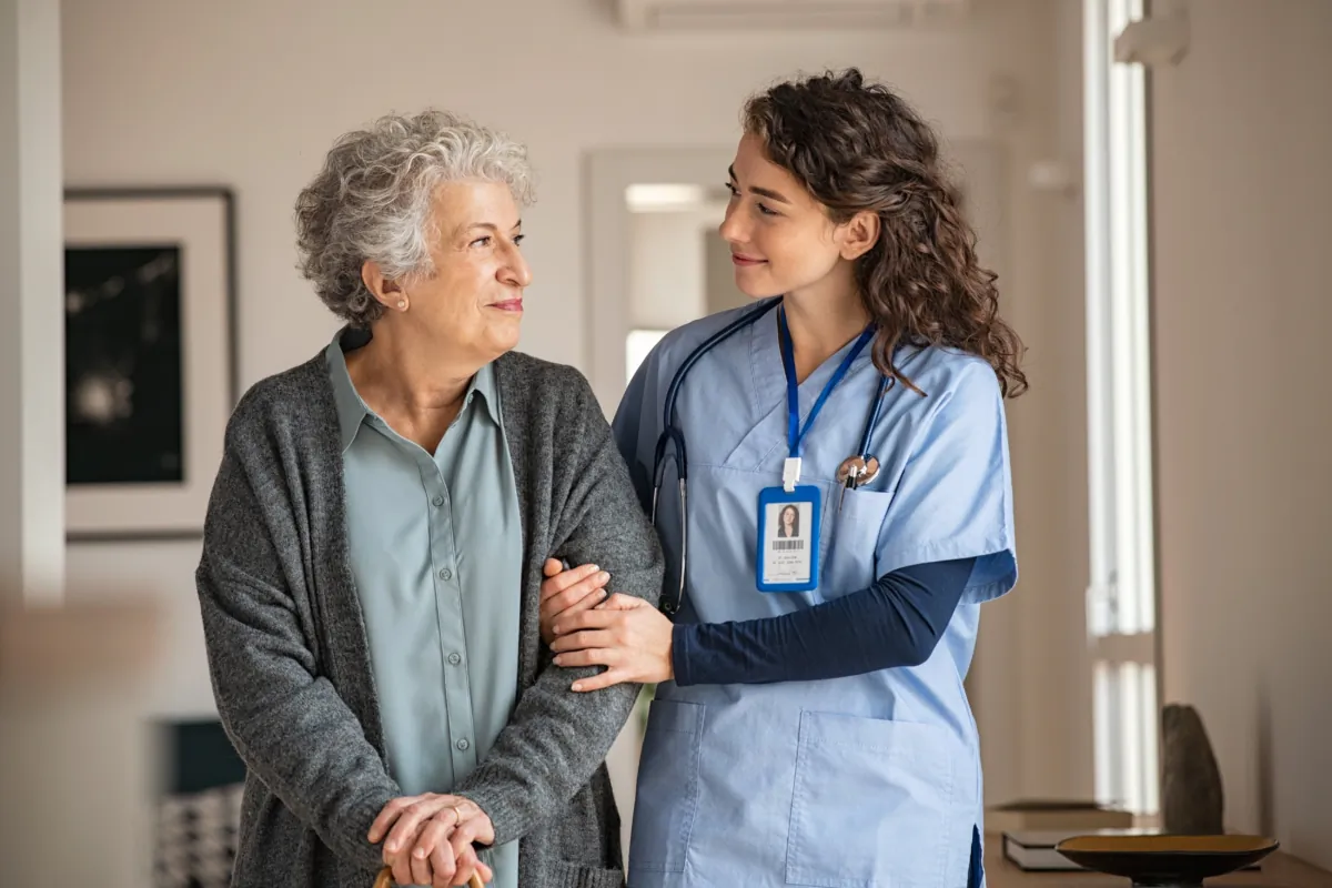 The federal government is set to increase wages for aged care workers. (Ground Picture/Shutterstock)
