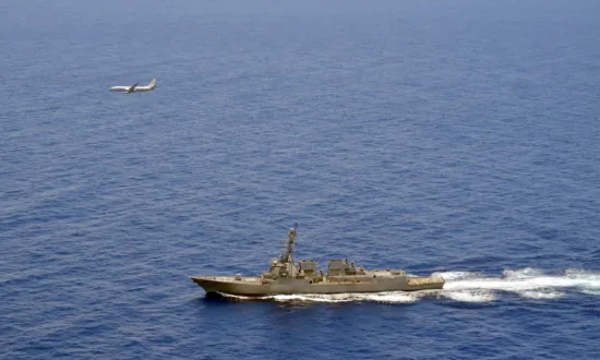 US Navy Plane Flies Through Taiwan Strait, China Carries out More Drills