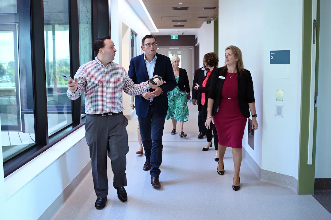 Victorian Premier Daniel Andrews (2nd left) tours the new acute mental health facility at the Northern Hospital ahead of a press conference in Melbourne, Australin on Feb. 14, 2023. (AAP Image/James Ross)