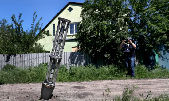 Ukraine Receives Cluster Munitions, Pledges Limited Use