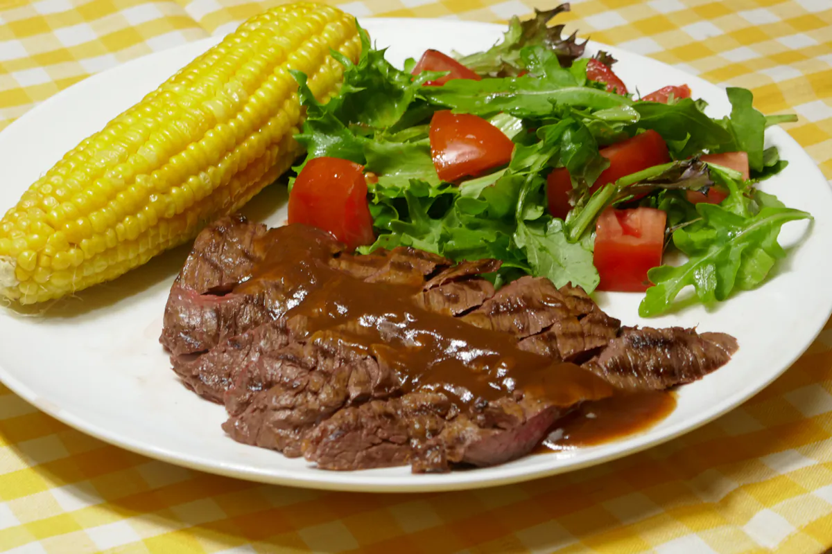 This speedy recipe is focused around short cooking times and staying out of the heat. (Linda Gassenheimer/TNS)