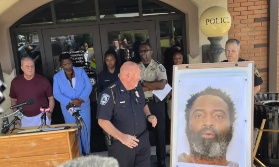 Authorities Search for Man Suspected of Killing 4 People in Georgia