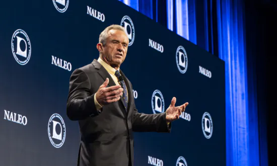 RFK Jr. Addresses Jewish Community About Fighting Anti-Semitism While Facing Claims of Racist Remarks