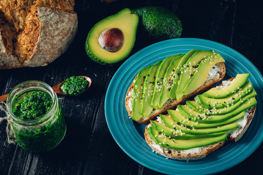 Whole foods like unprocessed fruits, vegetables, and grains are typically high in fiber.(Ira Sokolovskaya/Shutterstock)