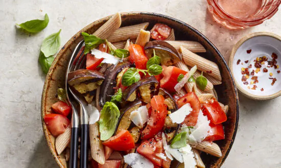Simplify Your Dinner With Grilled Eggplant and Tomato Pasta