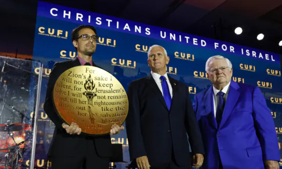Haley, Pence, DeSantis Court Evangelicals in Back-to-Back Events