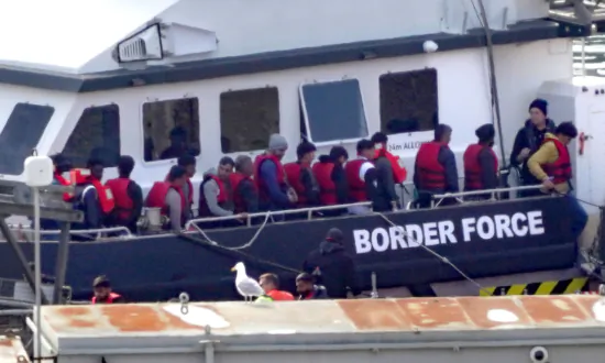 Statistics Watchdog Scrutinises Government Claim on Clearing Asylum Backlog