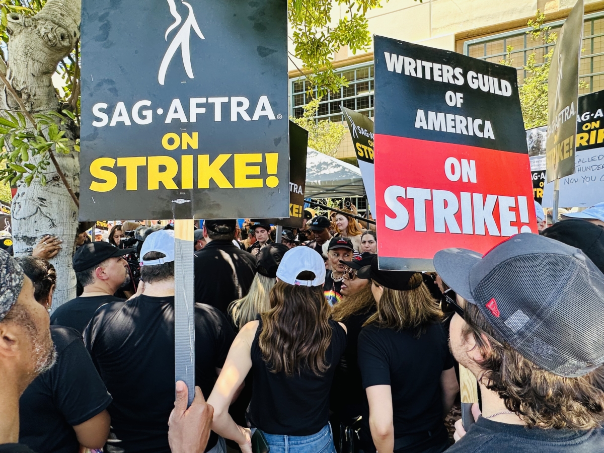 NextImg:Temperatures Flare as Hollywood Actors, Writers Strike Heats Up