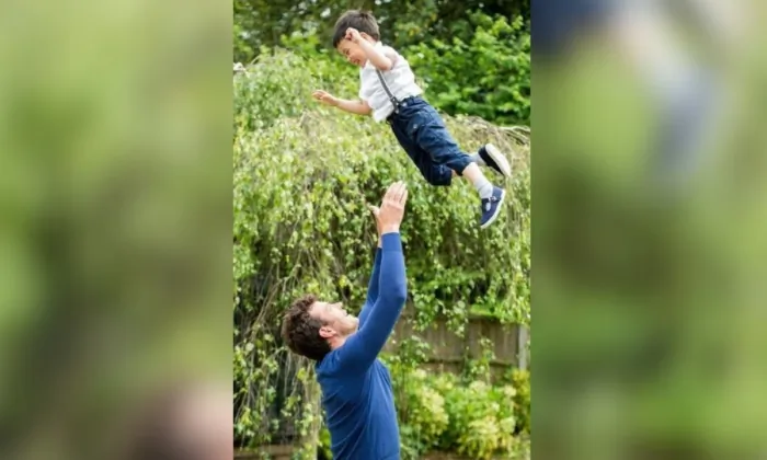 Touching Photo of Father and Son Wins Father’s Day Photo Awards