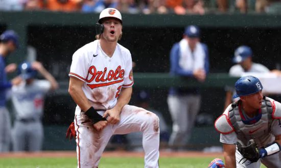 Orioles Clip Dodgers in Finale, 8–5