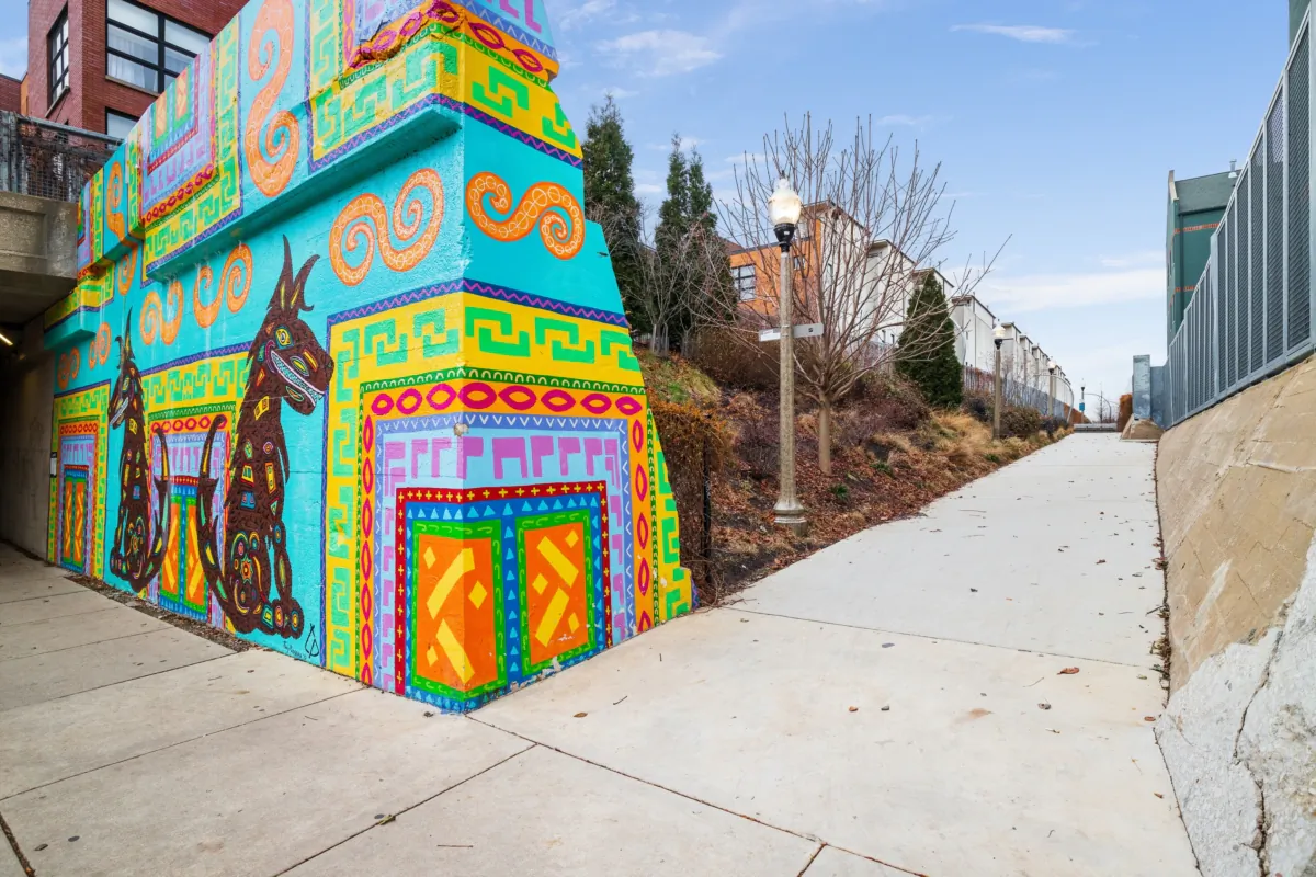 The 606 Trail in Chicago provides the opportunity to view murals painted by community groups. (Dreamstime/TNS)