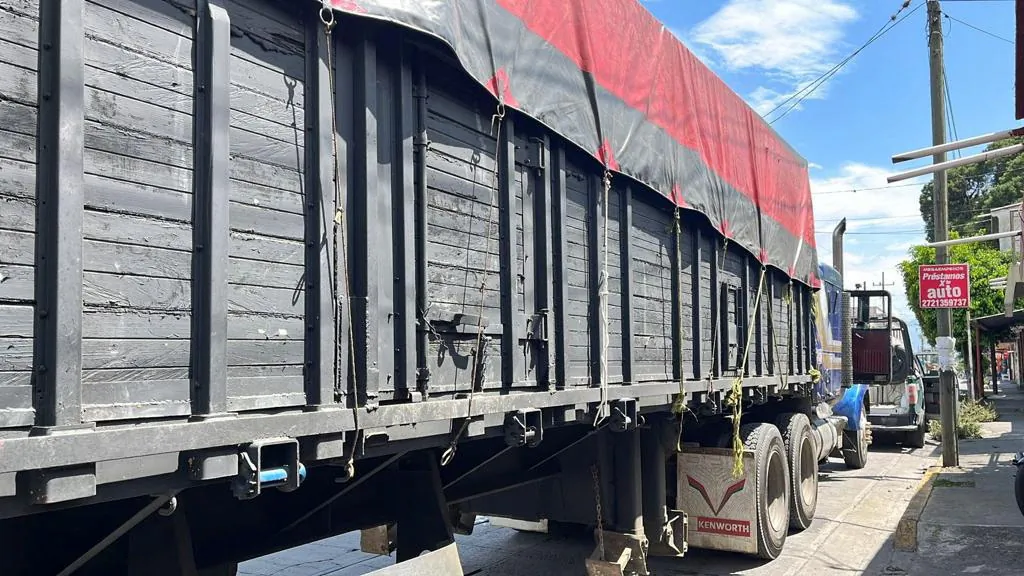 View of the Torton-type cargo truck which transported migrants in overcrowed conditions, during a verification operation by members of the National Institute of Migration (INM), in Fortin de las Flores, Veracruz state, Mexico, in this handout photo released on July 16, 2023. (INM/Handout via Reuter)